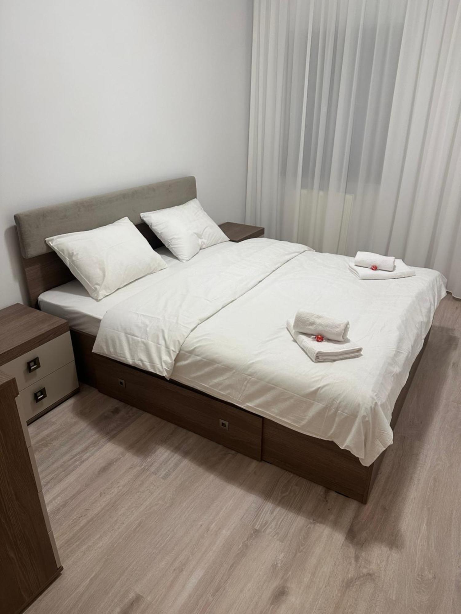 Apartment Basarabiei 15 *
